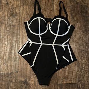 Torrid Black White Symmetrical Swimsuit Bathing Suit 3F 3